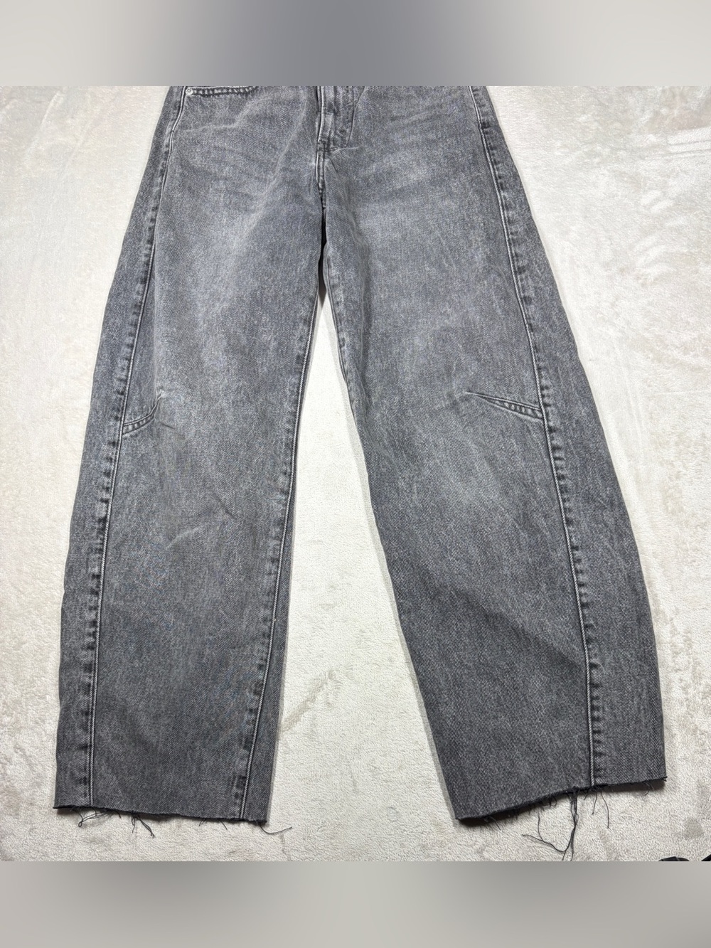 Levi’s Women’s Cinch Barrel Past Lives Black Raw Hem 100% Cotton Denim Jeans 25 - Picture 3 of 16